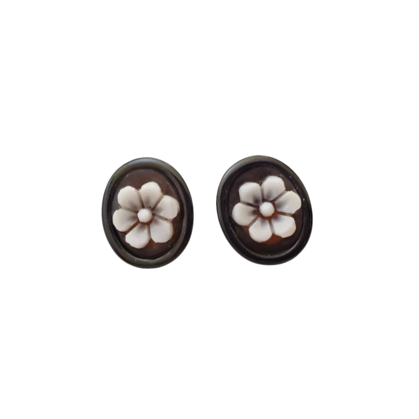 Flower Cameo Oval Stud Earrings