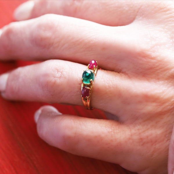 Vintage Emerald Sugarloaf and Ruby Cabochon Ring in 14 karat