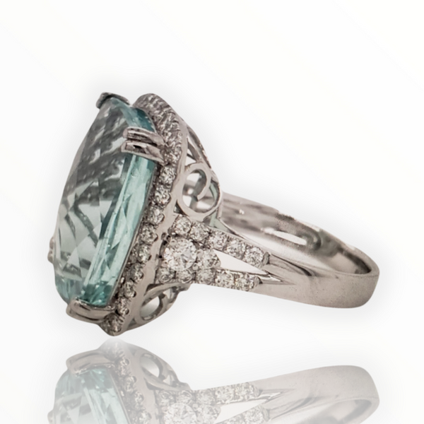 Aquamarine and Diamond Ring 19.22 Carats, side view