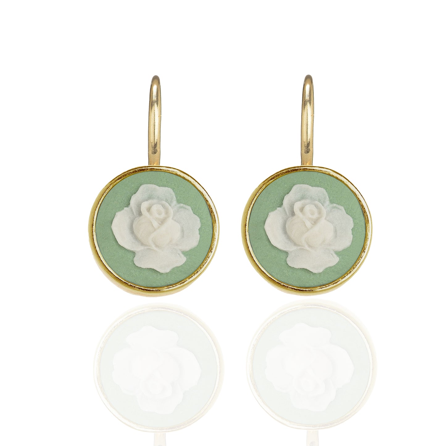 Ohrringe mit Kamee-Anhänger und Rosen