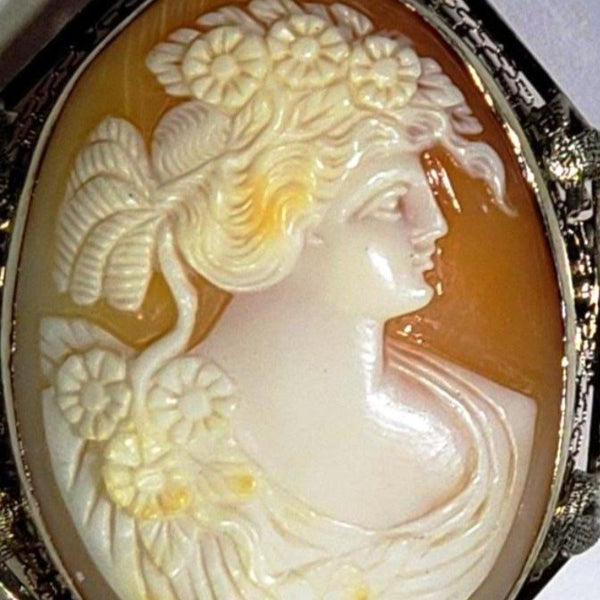 Classical Victorian Shell Cameo in 9K White Gold Filigree Pendant or Brooch