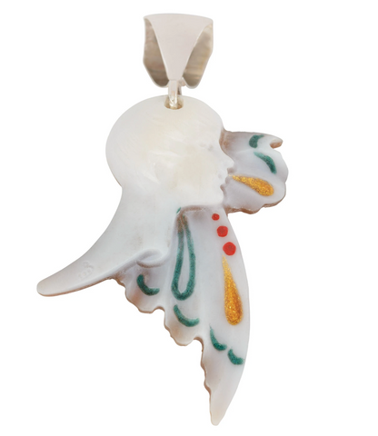Geëmailleerde camee hanger in de vorm van een natuurlijke schelp in decostijl in sterlingzilver
