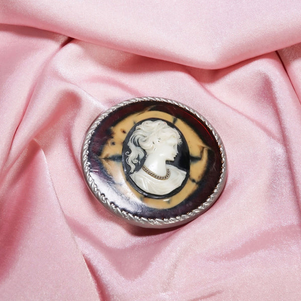 Lady in Chain Cameo Belt Buckle